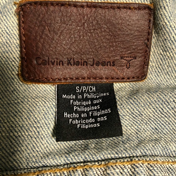 Calvin Klein Jean jacket Sz S cropped med wash - Picture 7 of 15